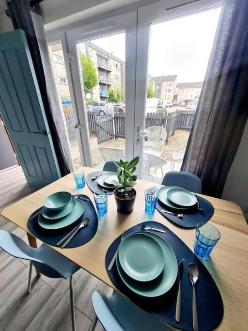 Spacious 5Bed House, Free Parking, No Party ! - Glasgow — Photos 2