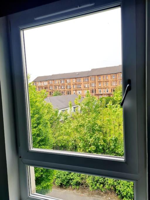 Spacious 5Bed House, Free Parking, No Party ! - Glasgow — Photos 1